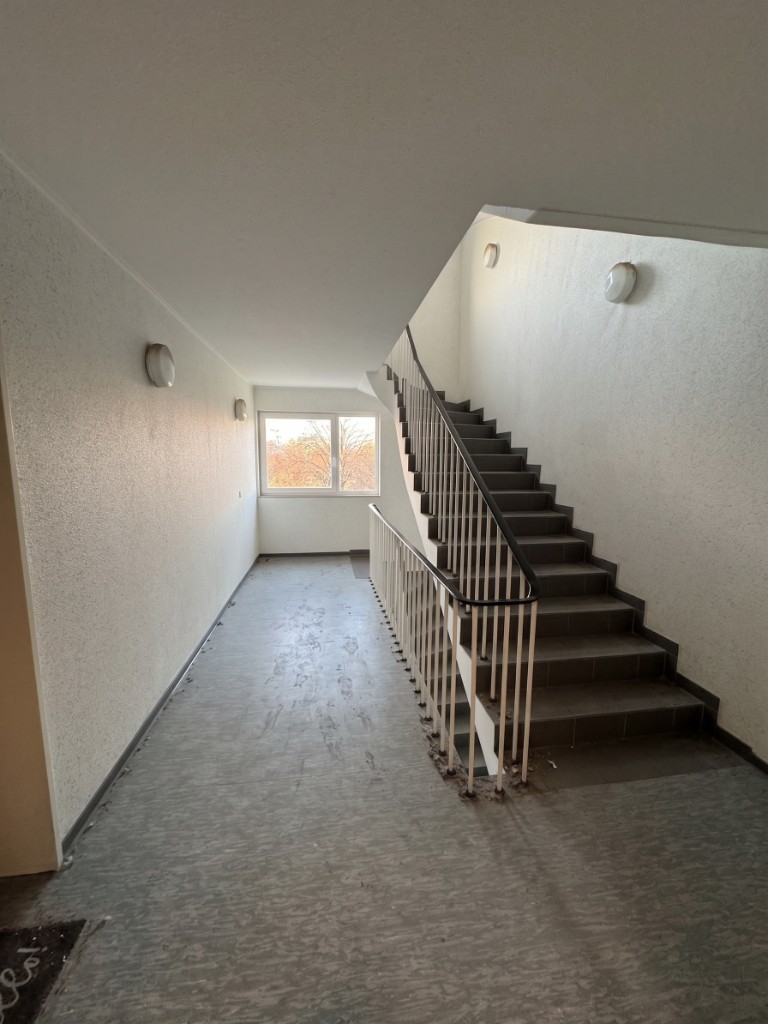 Treppenhaus vor Reinigung